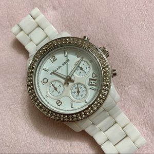 🔸Michael Kors Watch w/ Swarovski Crystals